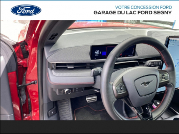 Photo 14 du bon plan FORD Mustang Mach-E Extended Range 99kWh 351ch AWD 9cv occasion à 42900 €
