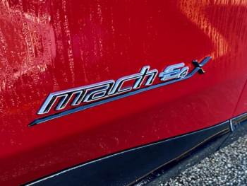 Photo 18 du bon plan FORD Mustang Mach-E Extended Range 99kWh 351ch AWD 9cv occasion à 42900 €