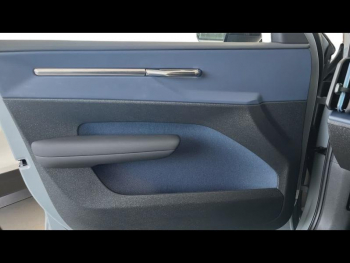 Photo 16 du bon plan VOLVO EX30 Single 272ch Plus occasion à 34900 €