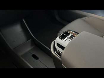 Photo 18 du bon plan VOLVO EX30 Single 272ch Plus occasion à 34900 €