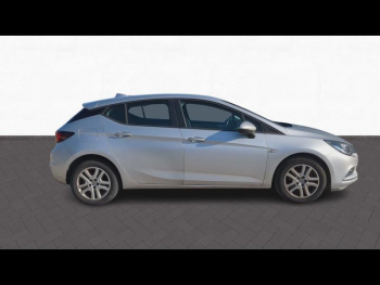 Photo 17 du bon plan OPEL Astra 1.6 CDTI 95ch Business Edition occasion à 9290 €