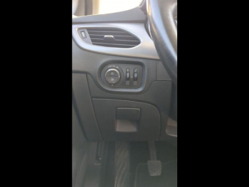 Photo 20 du bon plan OPEL Astra 1.6 CDTI 95ch Business Edition occasion à 9290 €
