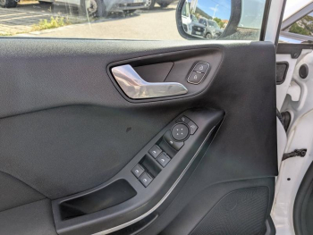 Photo 9 du bon plan FORD Fiesta 1.0 Flexifuel 95ch Titanium Business 5p occasion à 14400 €