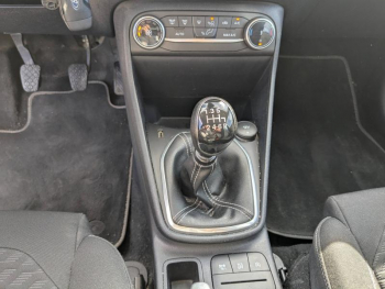 Photo 15 du bon plan FORD Fiesta 1.0 Flexifuel 95ch Titanium Business 5p occasion à 14400 €