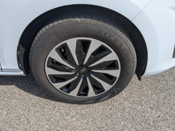 Photo 21 du bon plan FORD Fiesta 1.0 Flexifuel 95ch Titanium Business 5p occasion à 15600 €