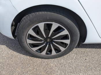 Photo 22 du bon plan FORD Fiesta 1.0 Flexifuel 95ch Titanium Business 5p occasion à 15600 €