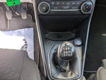 Photo 14 du bon plan FORD Fiesta 1.0 Flexifuel 95ch Titanium Business 5p occasion à 15700 €