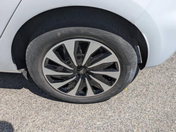 Photo 24 du bon plan FORD Fiesta 1.0 Flexifuel 95ch Titanium Business 5p occasion à 15700 €