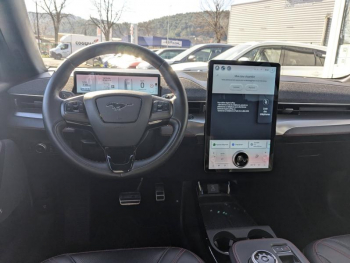 Photo 15 du bon plan FORD Mustang Mach-E Extended Range 99kWh 351ch First Edition 9cv occasion à 41990 €