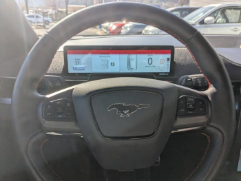 Photo 22 du bon plan FORD Mustang Mach-E Extended Range 99kWh 351ch First Edition 9cv occasion à 41990 €