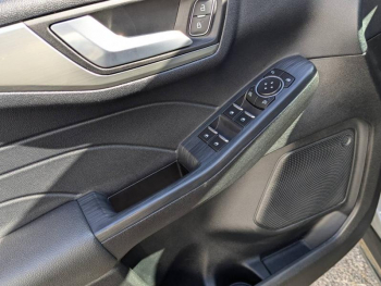Photo 9 du bon plan FORD Kuga 2.5 Duratec 190ch FHEV E85 Titanium BVA occasion à 24900 €