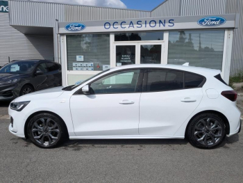 Photo 10 du bon plan FORD Focus 1.0 Flexifuel mHEV 125ch ST-Line X occasion à 26747 €