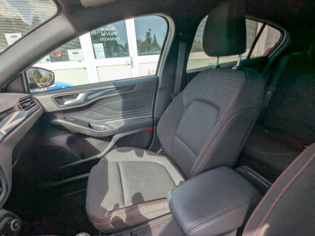 Photo 28 du bon plan FORD Focus 1.0 Flexifuel mHEV 125ch ST-Line X occasion à 26747 €