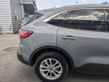Photo 6 du bon plan FORD Kuga 2.5 Duratec 190ch FHEV E85 Titanium BVA occasion à 26851 €