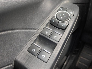 Photo 15 du bon plan FORD Kuga 2.5 Duratec 190ch FHEV E85 Titanium BVA occasion à 26851 €
