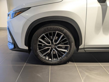 Photo 16 du bon plan LEXUS NX 450h+ Executive 4WD occasion à 55890 €