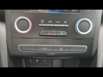 Photo 28 du bon plan RENAULT Megane 1.5 dCi 110ch energy Intens EDC occasion à 13290 €