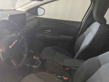 Photo 9 du bon plan DACIA Jogger 1.6 hybrid 140ch Extreme 7 places -24 occasion à 26990 €