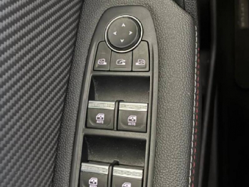 Photo 6 du bon plan RENAULT Captur 1.3 TCe 140ch FAP RS Line -21B occasion à 19490 €