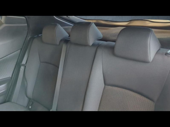Photo 13 du bon plan TOYOTA C-HR 122h Edition 2WD E-CVT RC18 occasion à 18900 €