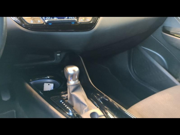 Photo 14 du bon plan TOYOTA C-HR 122h Edition 2WD E-CVT RC18 occasion à 18900 €