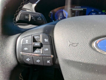 Photo 18 du bon plan FORD Kuga 2.5 Duratec 190ch FHEV Vignale BVA i-AWD occasion à 29990 €