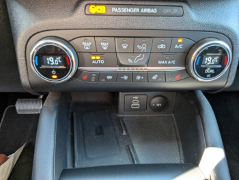 Photo 22 du bon plan FORD Kuga 2.5 Duratec 190ch FHEV Vignale BVA i-AWD occasion à 29990 €