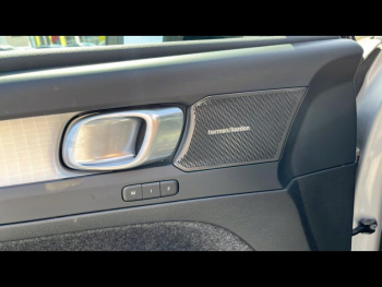 Photo 9 du bon plan VOLVO XC40 B3 163ch Plus DCT 7 occasion à 34990 €