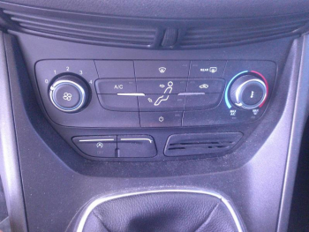 Photo 6 du bon plan FORD C-MAX 1.0 EcoBoost 100ch Stop&Start Trend occasion à 11590 €