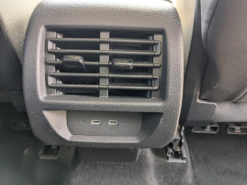 Photo 21 du bon plan FORD Grd Tourneo Connect 2.0 EcoBlue 122ch Titanium occasion à 26900 €