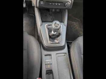 Photo 17 du bon plan FORD Focus SW 1.0 Flexifuel mHEV 125ch Titanium X Business occasion à 24990 €