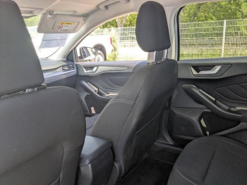 Photo 20 du bon plan FORD Focus SW 1.0 Flexifuel mHEV 125ch Titanium X Business occasion à 24990 €