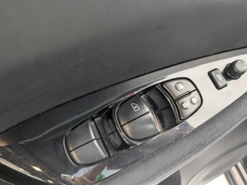 Photo 9 du bon plan NISSAN Leaf 109ch 24kWh Acenta occasion à 8490 €