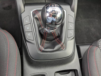 Photo 21 du bon plan FORD Focus 1.0 EcoBoost 155ch mHEV ST-Line X occasion à 18900 €