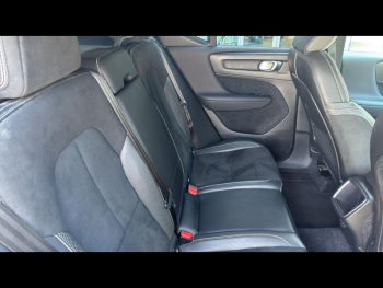 Photo 13 du bon plan VOLVO XC40 D4 AdBlue AWD 190ch R-Design Geartronic 8 occasion à 25900 €
