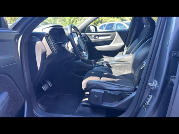 Photo 16 du bon plan VOLVO XC40 D4 AdBlue AWD 190ch R-Design Geartronic 8 occasion à 25900 €