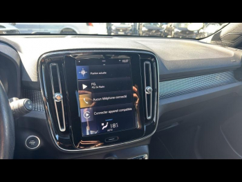 Photo 18 du bon plan VOLVO XC40 D4 AdBlue AWD 190ch R-Design Geartronic 8 occasion à 25900 €