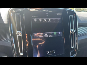 Photo 21 du bon plan VOLVO XC40 D4 AdBlue AWD 190ch R-Design Geartronic 8 occasion à 25900 €