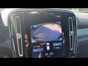 Photo 22 du bon plan VOLVO XC40 D4 AdBlue AWD 190ch R-Design Geartronic 8 occasion à 25900 €