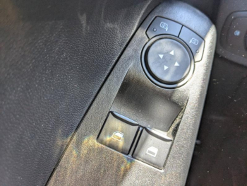 Photo 15 du bon plan FORD Fiesta 1.0 Flexifuel 95ch Cool & Connect 5p occasion à 15423 €