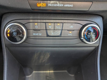 Photo 21 du bon plan FORD Fiesta 1.0 Flexifuel 95ch Cool & Connect 5p occasion à 15423 €