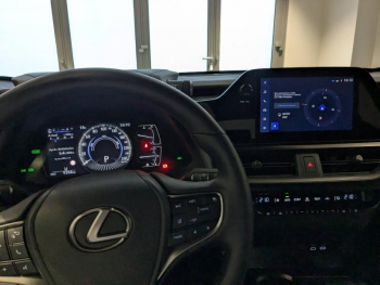 Photo 4 du bon plan LEXUS UX 250h F SPORT Design 2WD occasion à 29900 €