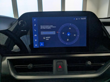 Photo 6 du bon plan LEXUS UX 250h F SPORT Design 2WD occasion à 29900 €