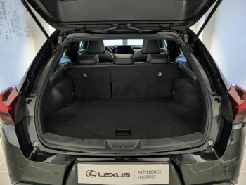 Photo 13 du bon plan LEXUS UX 250h F SPORT Design 2WD occasion à 29900 €