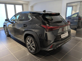 Photo 15 du bon plan LEXUS UX 250h F SPORT Design 2WD occasion à 29900 €