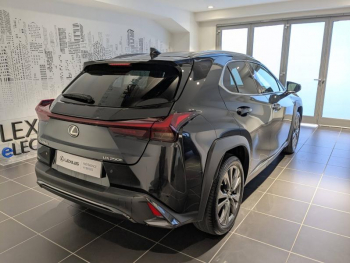 Photo 17 du bon plan LEXUS UX 250h F SPORT Design 2WD occasion à 29900 €