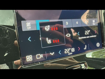Photo 20 du bon plan VOLVO XC40 B3 163ch Ultra DCT 7 occasion à 43900 €