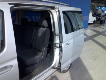 Photo 18 du bon plan FORD Grd Tourneo Connect 2.0 EcoBlue 122ch Titanium DSG7 occasion à 26590 €
