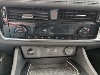 Photo 14 du bon plan NISSAN X-Trail e-Power 204ch N-Connecta occasion à 31900 €