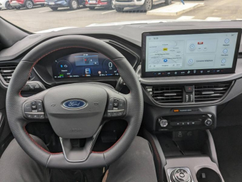 Photo 13 du bon plan FORD Kuga 2.5 Duratec 180ch Hybrid FlexiFuel ST-Line Powershift occasion à 34990 €